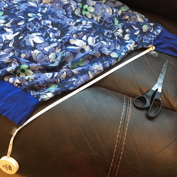 Ann Taylor Loft Beautiful Blouse - Picture 5 of 6